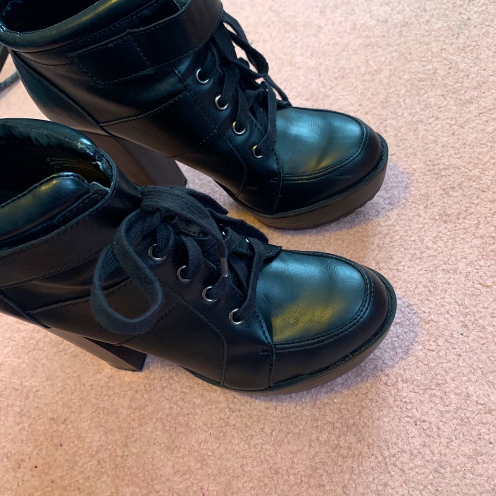 Lace up bootie